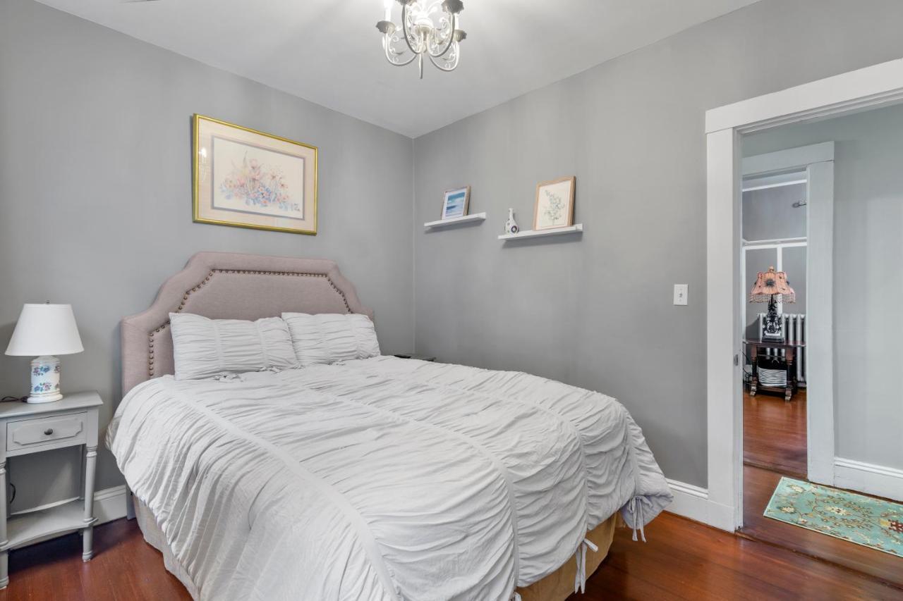 Apartment Bright & Spacious Apartment, Mins From Downtown Boston, Parking *