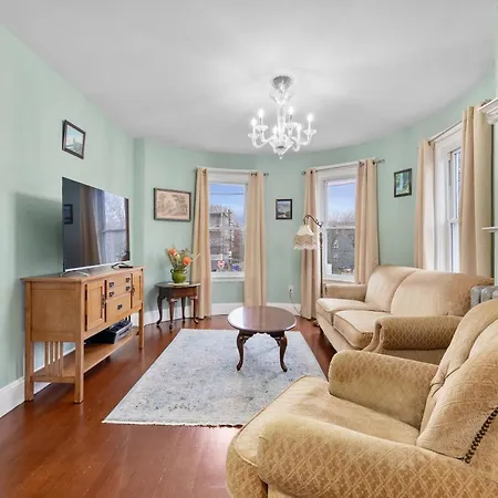 Bright & Spacious 2Br Apartment, Mins From Downtown Boston, Parking Exterior photo