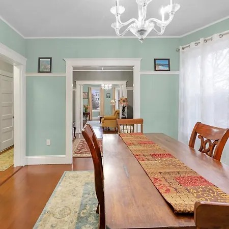Bright & Spacious 2Br Apartment, Mins From Downtown Boston, Parking Exterior photo