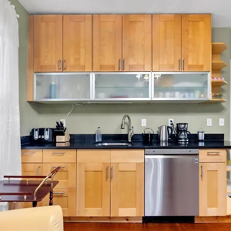 Bright & Spacious 2Br Apartment, Mins From Downtown Boston, Parking Exterior photo