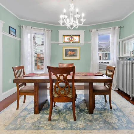Bright & Spacious 2Br Apartment, Mins From Downtown Boston, Parking Exterior photo
